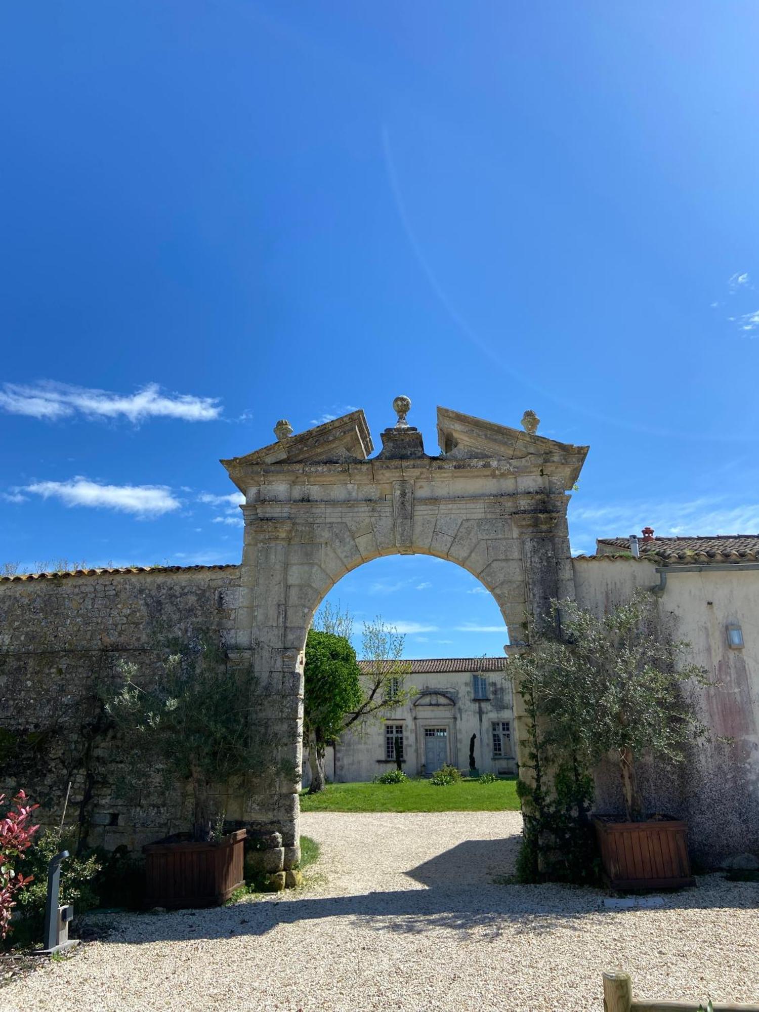 Chateau De Feusse Saint-Just-Luzac Exterior photo