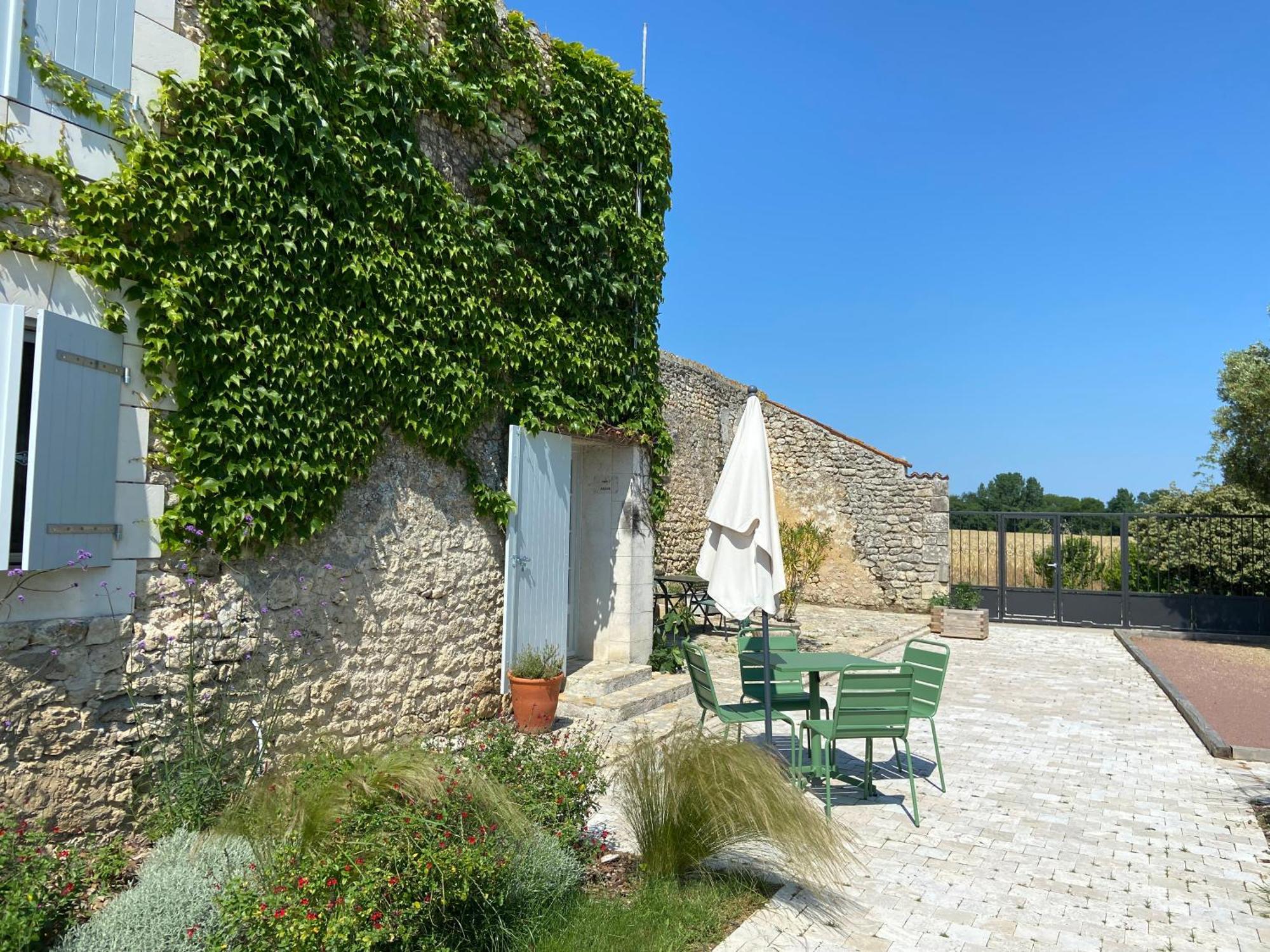 Chateau De Feusse Saint-Just-Luzac Exterior photo
