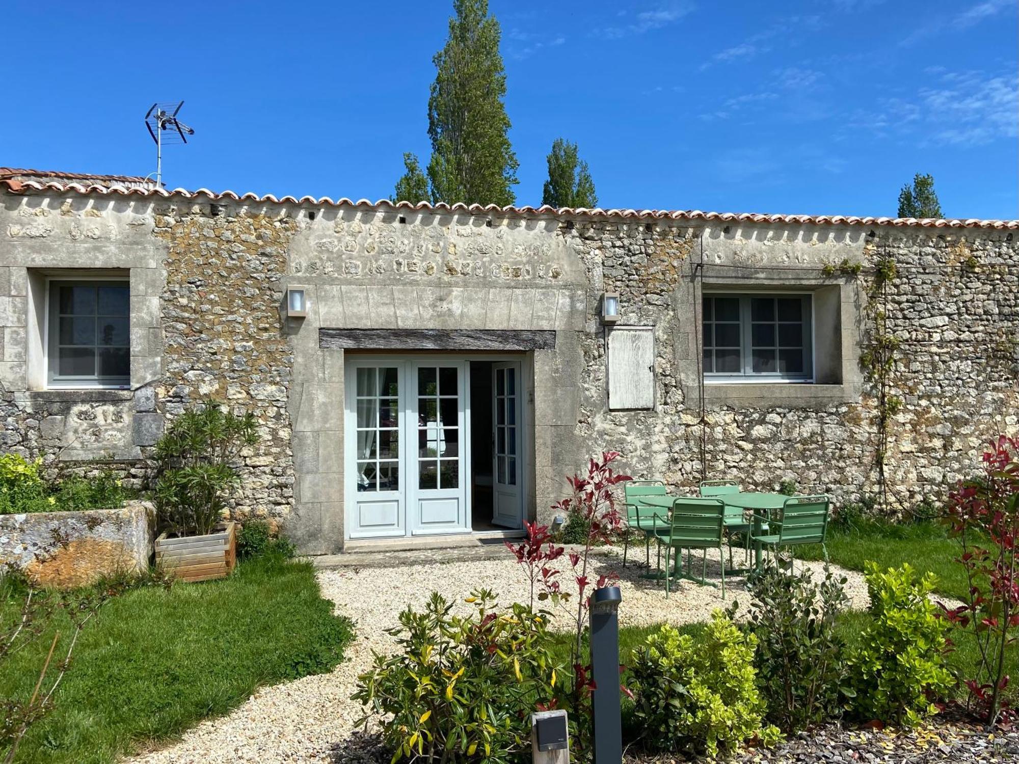 Chateau De Feusse Saint-Just-Luzac Exterior photo